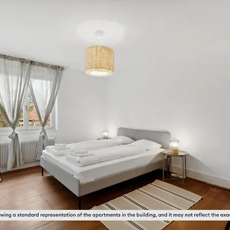 شقة Contemporary Comfort: 2-bedroom, Two-floor Escape